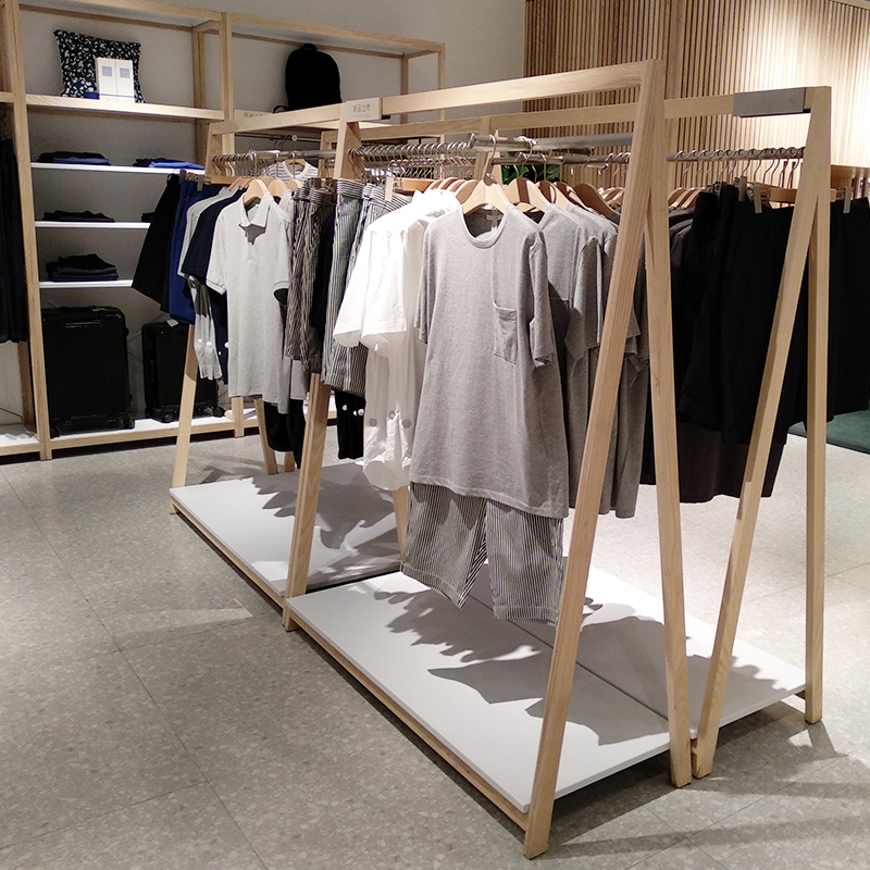 Customization of clothing shelves