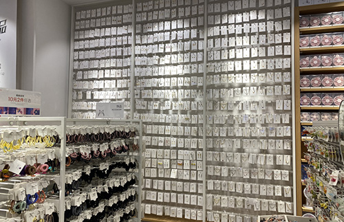 What issues should be noted when opening a boutique jewelry store? [Datang Display Shelf]