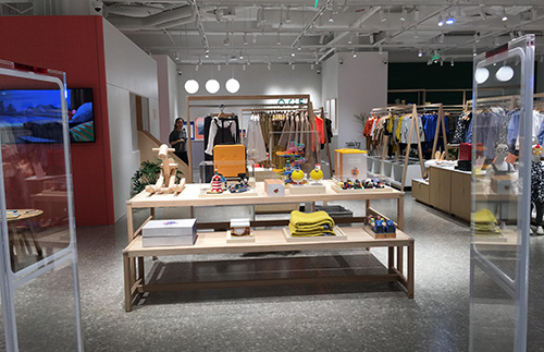 Whether the business of mother and baby stores is thriving or not depends on the selection of mother and baby shelves