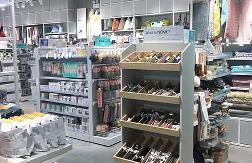 Boutique store shelf manufacturers talk about boutique store shelves