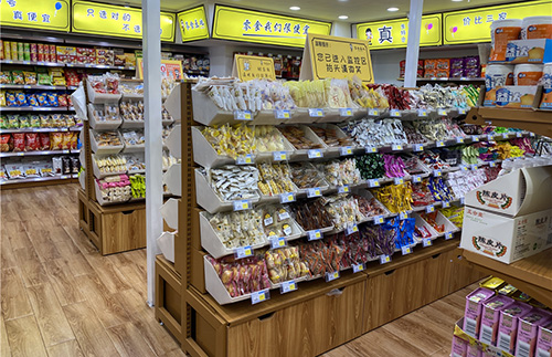 How can leisure snack shops defeat their neighboring 